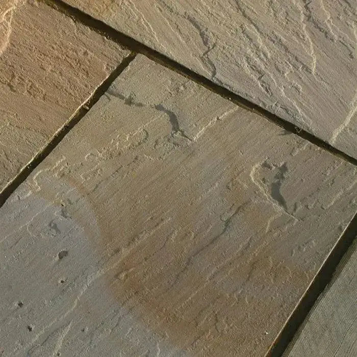 Rippon buff sandstone paving slabs